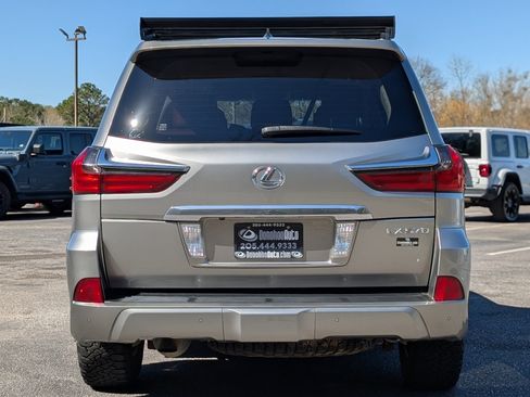 Used 2017 Lexus LX 570 LX 570 w/ Luxury Package image 8