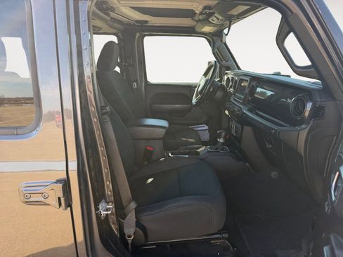 Used 2020 Jeep Wrangler Unlimited Sport image 15