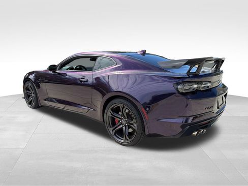 Used 2021 Chevrolet Camaro SS RWD image 5