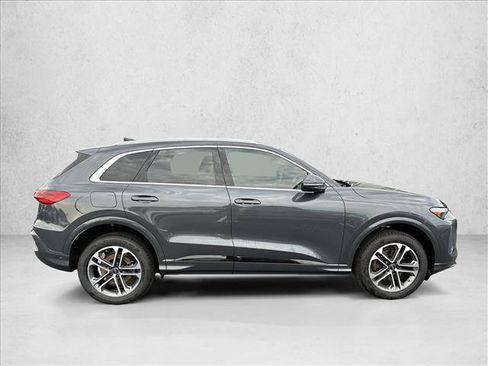 Certified 2025 Audi Q5 Premium w/ Convenience Package AWD/4WD image 4