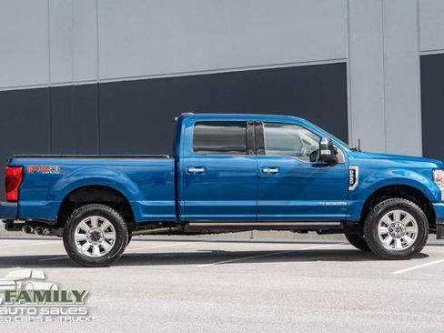 Used 2022 Ford F250 Platinum w/ FX4 Off-Road Package AWD/4WD image 12