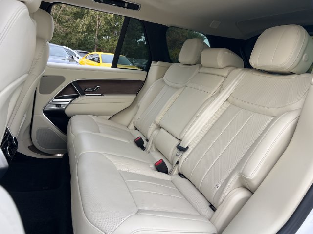 Used 2024 Land Rover Range Rover SE AWD/4WD image 19