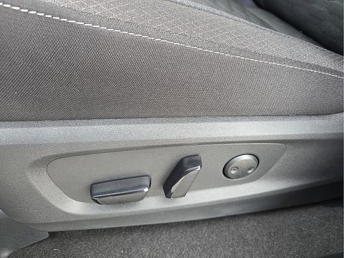 New 2026 Nissan Pathfinder SV image 12