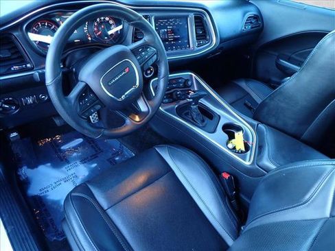 Used 2018 Dodge Challenger SXT Plus image 9