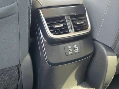 Used 2023 Subaru Outback Premium AWD/4WD image 18