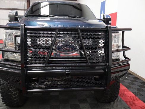 Used 2017 Ford F250 Lariat w/ Chrome Package AWD/4WD image 17