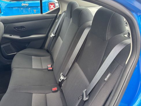 Used 2025 Nissan Sentra SV image 37