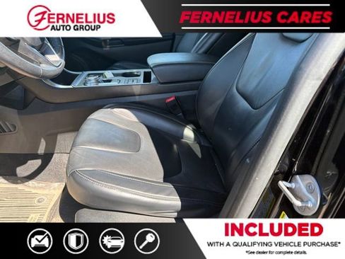 Used 2021 Ford Edge Titanium w/ Class II Trailer Tow Package AWD/4WD image 9