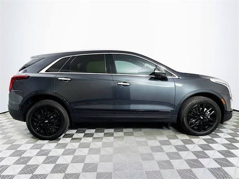 Used 2022 Cadillac XT5 Luxury w/ LPO, ONYX Package image 8