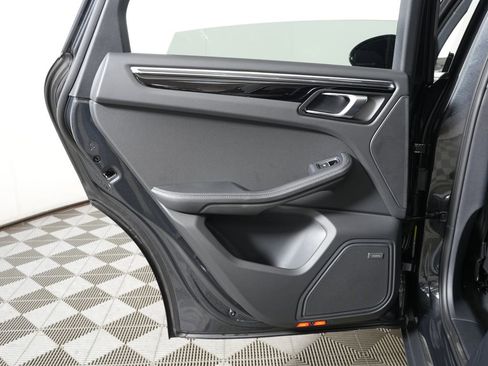 New 2026 Porsche Macan image 32