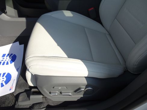 Used 2025 Hyundai Santa Fe Calligraphy image 10