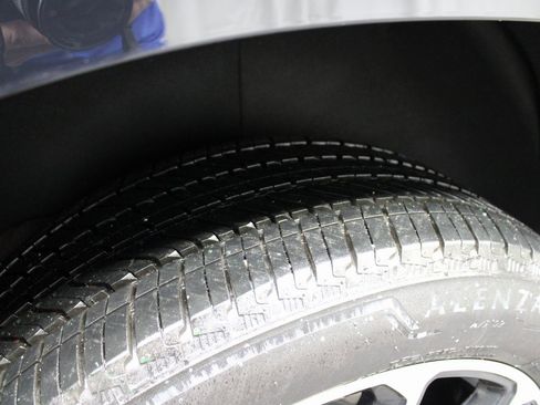 Used 2025 Chevrolet Tahoe RST image 37