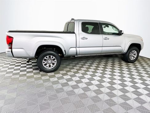Used 2018 Toyota Tacoma SR5 image 10