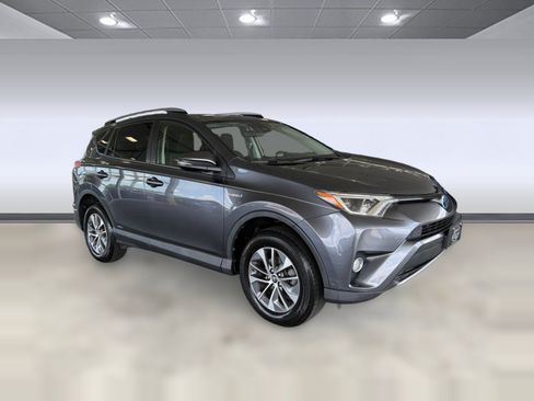 Used 2018 Toyota RAV4 XLE AWD/4WD image 7