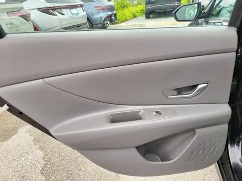 Certified 2023 Hyundai Elantra SEL FWD image 9