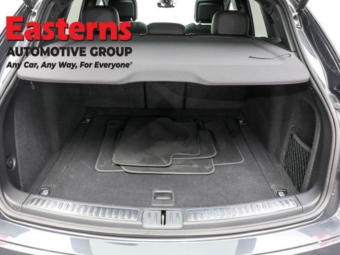 Used 2023 Porsche Macan T image 9