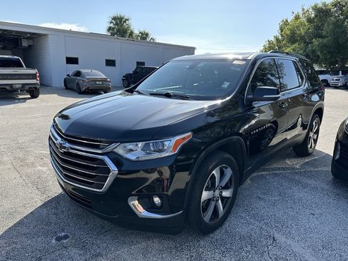 Used 2021 Chevrolet Traverse LT w/ LT Premium Package FWD image 5