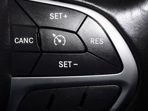 Used 2016 Chrysler 300 Limited w/ Driver Convenience Group image 25