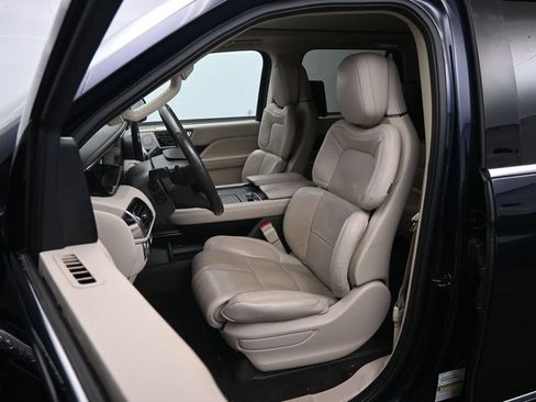 Used 2021 Lincoln Navigator L Reserve w/ Luxury Package AWD/4WD image 14