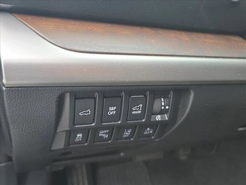 Used 2017 Subaru Outback 2.5i Limited image 6