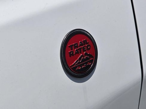 Used 2025 Jeep Compass Trailhawk AWD/4WD image 32