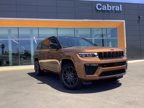 New 2026 Jeep Grand Cherokee L Summit AWD/4WD image 2