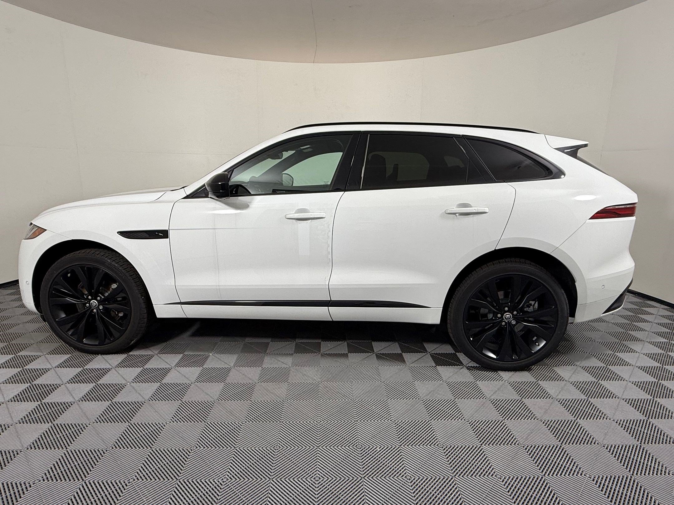New 2026 Jaguar F-PACE R-Dynamic S AWD/4WD image 2