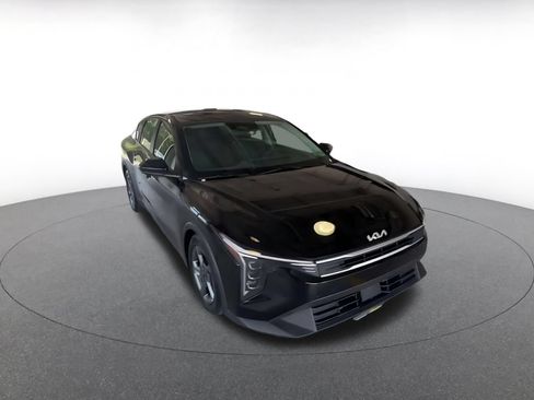 Used 2025 Kia K4 FWD image 3