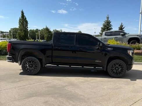 Used 2022 GMC Sierra 1500 AT4 w/ AT4 Preferred Package AWD/4WD image 2
