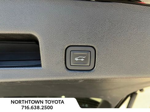 Used 2024 GMC Acadia Elevation image 24