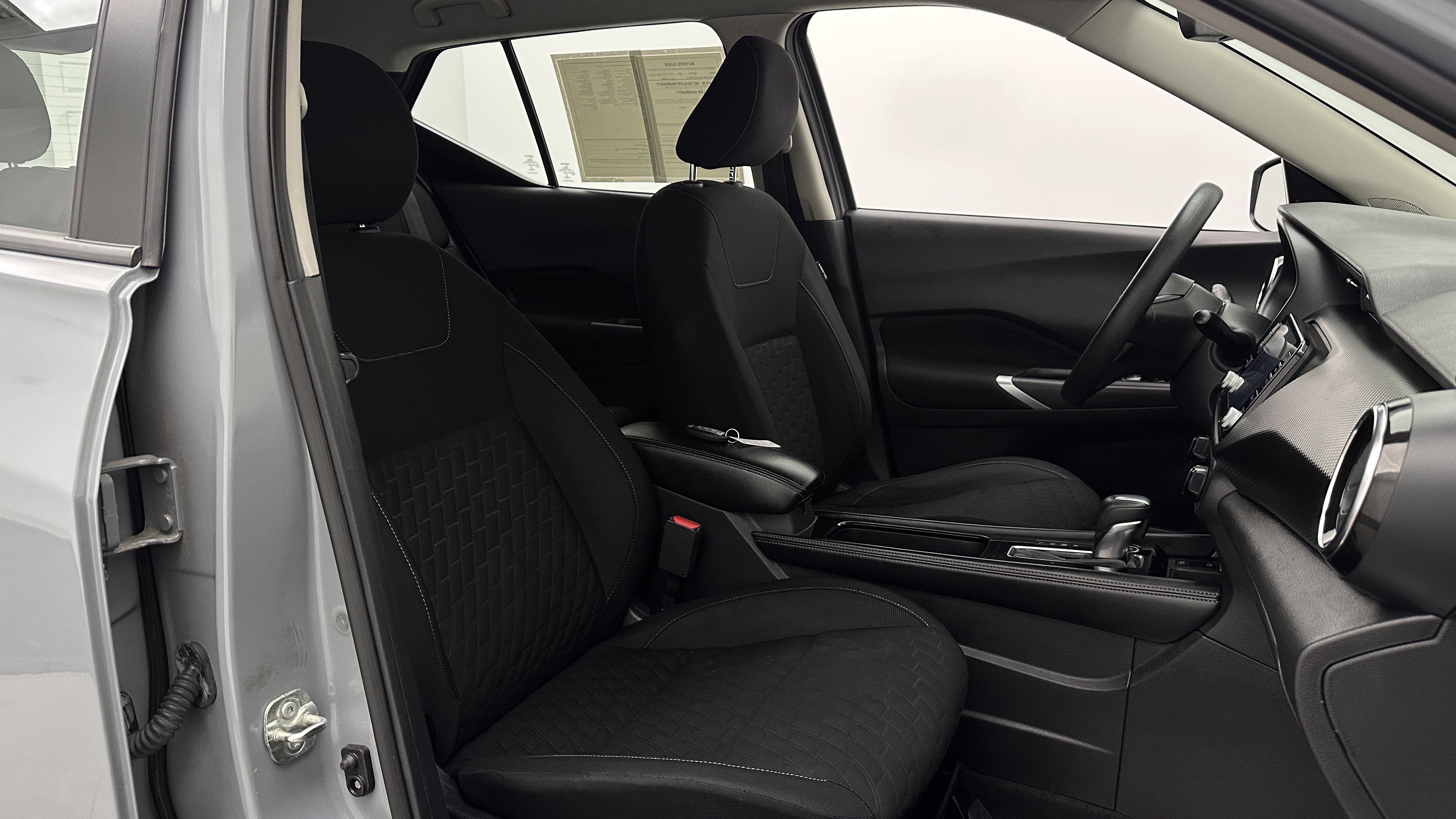 Used 2021 Nissan Kicks SV FWD image 33