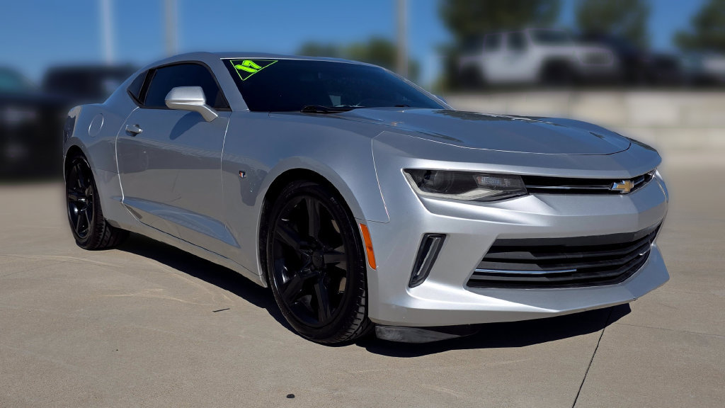 Used 2017 Chevrolet Camaro LT w/ RS Package RWD image 7