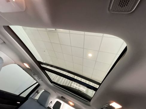 Used 2024 Toyota Highlander Platinum image 22