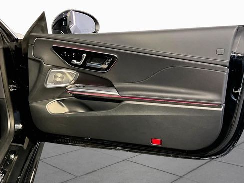 Used 2025 Mercedes-Benz CLE 300 4MATIC Cabriolet image 23