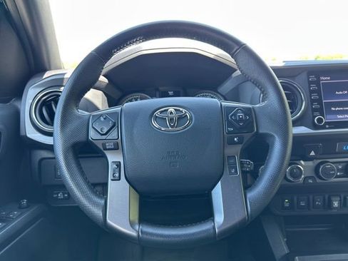 Used 2023 Toyota Tacoma TRD Off-Road w/ Technology Package AWD/4WD image 18
