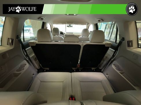 Used 2023 Volkswagen Atlas SE image 24