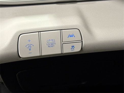 Used 2023 Hyundai Elantra Limited image 10