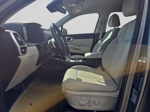 Certified 2023 Kia Sorento SX Prestige AWD/4WD image 3