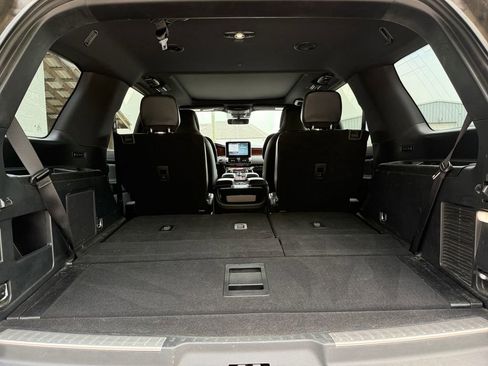 Used 2021 Lincoln Navigator Reserve w/ Luxury Package AWD/4WD image 17