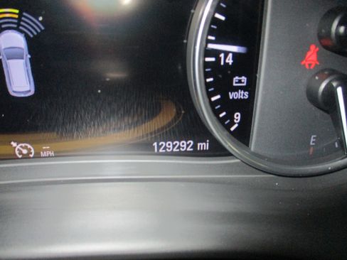 Used 2023 Buick Envision Preferred image 2