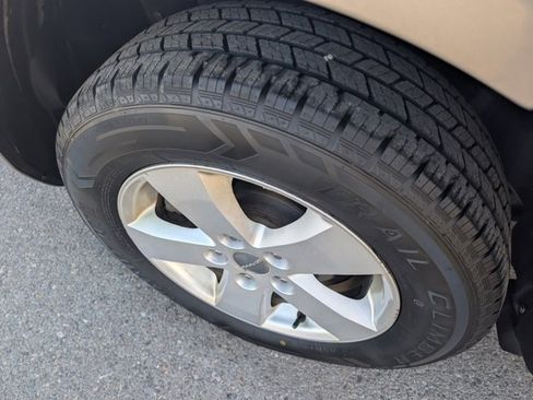 Used 2015 Dodge Journey SE image 19