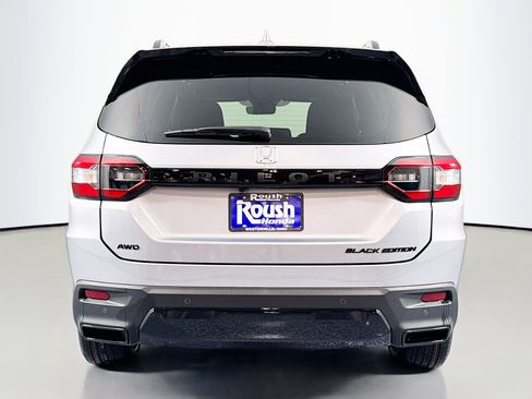 New 2026 Honda Pilot Black Edition image 6