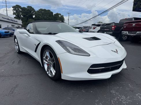 Used 2016 Chevrolet Corvette Stingray Convertible RWD image 4