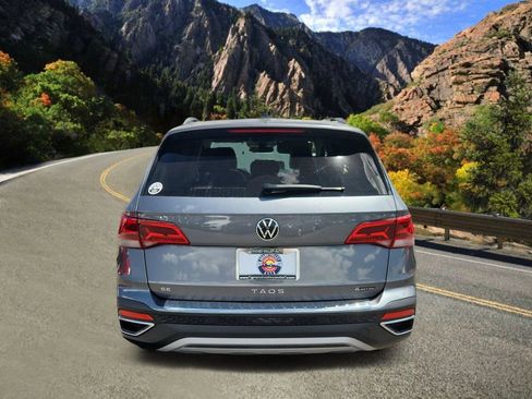 Used 2024 Volkswagen Taos SE w/ Panoramic Sunroof Package AWD/4WD image 4