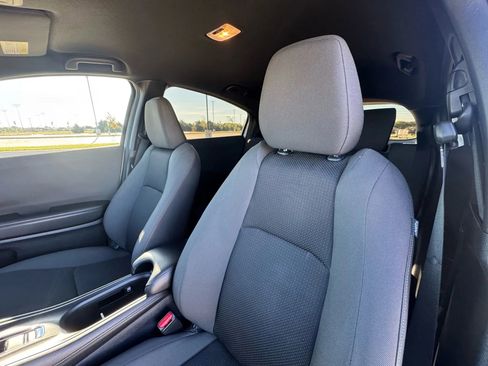 Used 2022 Honda HR-V Sport image 21
