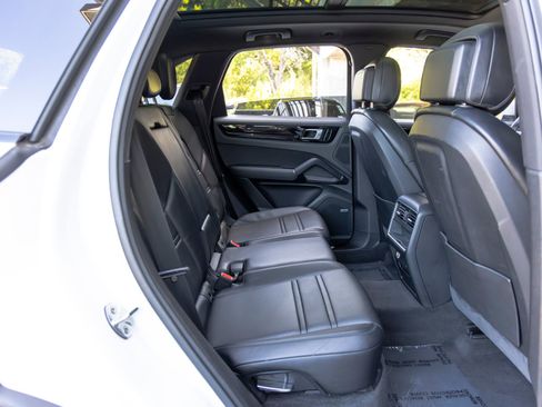 Certified 2021 Porsche Cayenne AWD/4WD image 53