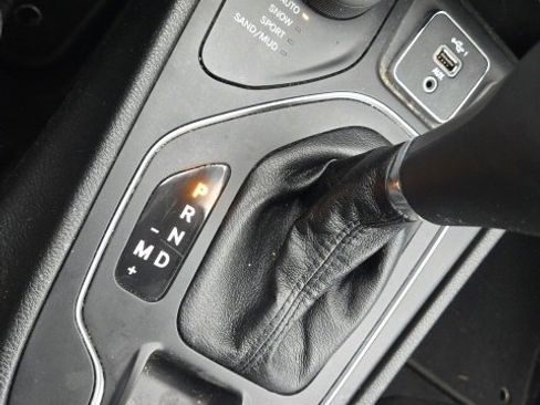 Used 2021 Jeep Cherokee Latitude Lux image 10