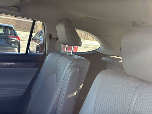 Used 2020 Toyota Highlander Limited image 19