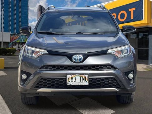 Used 2018 Toyota RAV4 SE AWD/4WD image 7