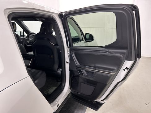 Used 2023 Rivian R1T Adventure AWD/4WD image 19
